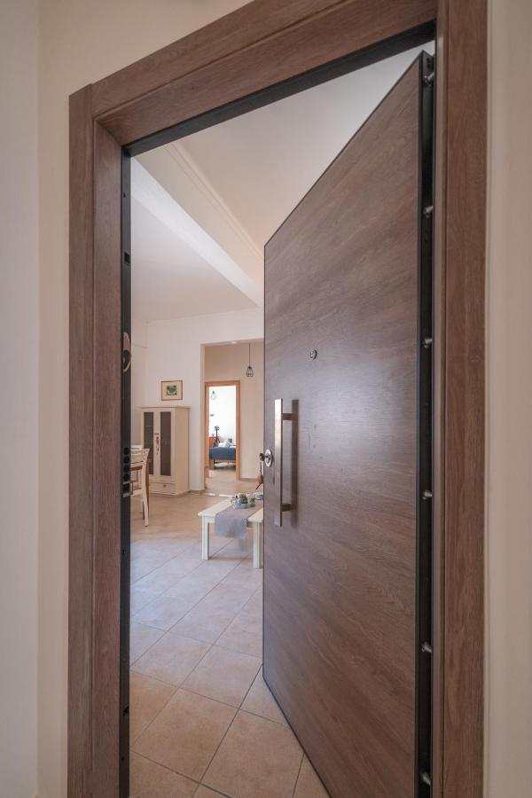 Stylish Central Renovated Apartment Iraklio Exterior foto